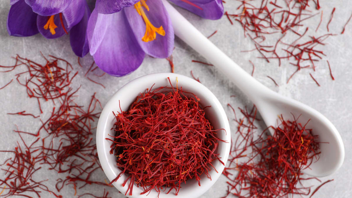 راهنمای کاربرد زعفران در آشپزی ایرانی و بین‌المللی